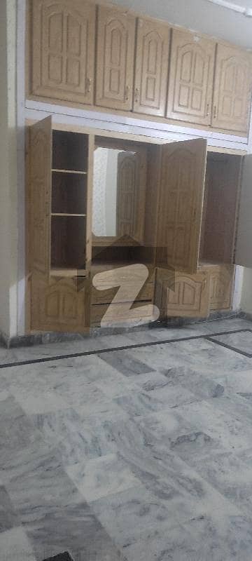 چکلالہ راولپنڈی میں 3 کمروں کا 8 مرلہ مکان 37 ہزار میں کرایہ پر دستیاب ہے۔