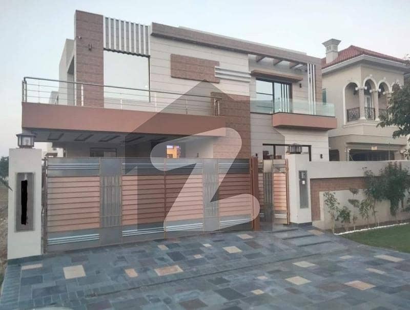 1 Kanal Out Class Beautiful Modern Bungalow For Sale