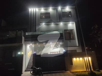 Stunning 1575 Square Feet House In Gulberg Town Available