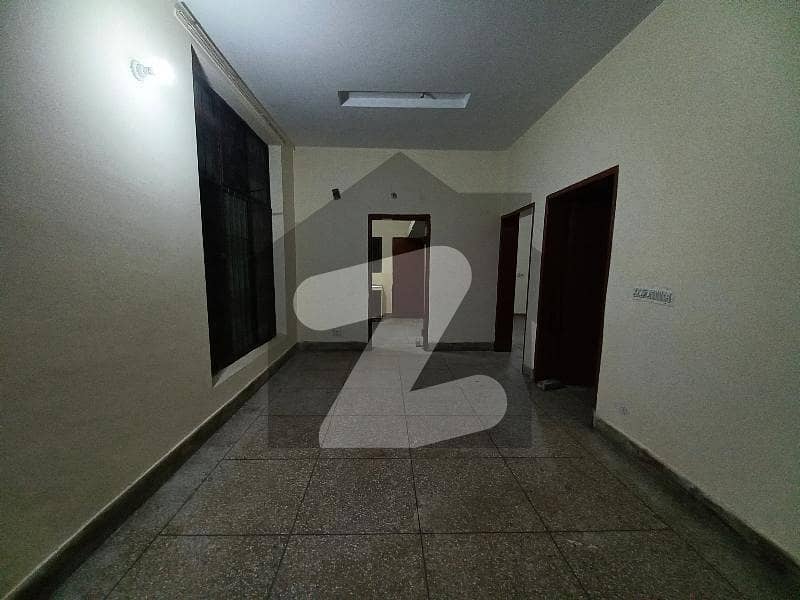 7 Marla Portion For Rent Near Karim Market Without Roof Terrace Allow