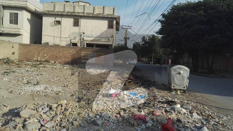 حیات آباد فیز 3 - کے4 حیات آباد فیز 3 حیات آباد پشاور میں 10 مرلہ رہائشی پلاٹ 4 کروڑ میں برائے فروخت۔