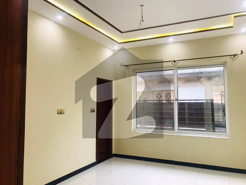 Hayatabad House Sized 7 Marla Is Available