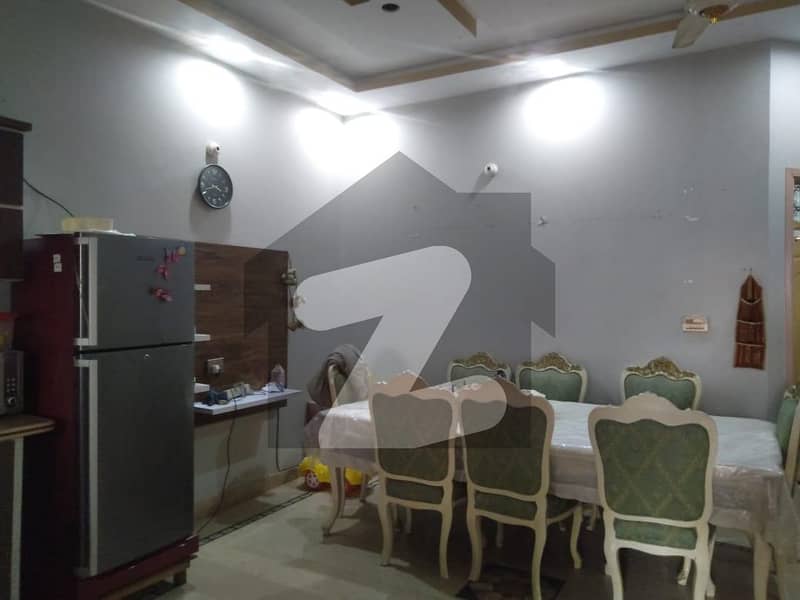 120 Square Yards House In Central Model Colony - Malir For rent