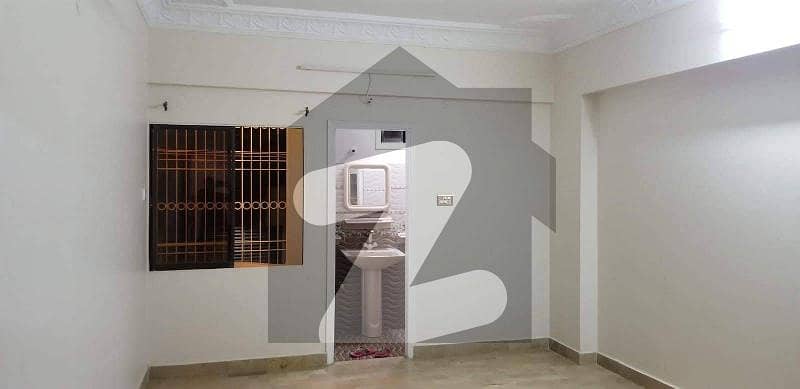 پی ای سی ایچ ایس بلاک 2 پی ای سی ایچ ایس جمشید ٹاؤن کراچی میں 2 کمروں کا 4 مرلہ فلیٹ 1.2 کروڑ میں برائے فروخت۔