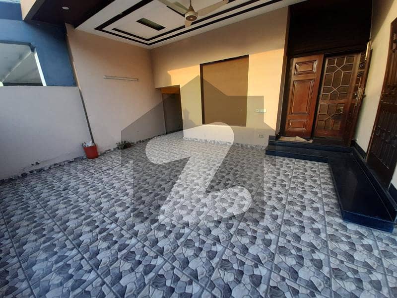 نیسپاک سکیم فیز 3 ڈیفینس روڈ لاہور میں 7 کمروں کا 10 مرلہ مکان 90 ہزار میں کرایہ پر دستیاب ہے۔