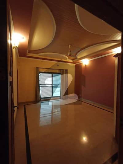 ائیر لائن ہاؤسنگ سوسائٹی لاہور میں 5 کمروں کا 1 کنال مکان 4.45 کروڑ میں برائے فروخت۔