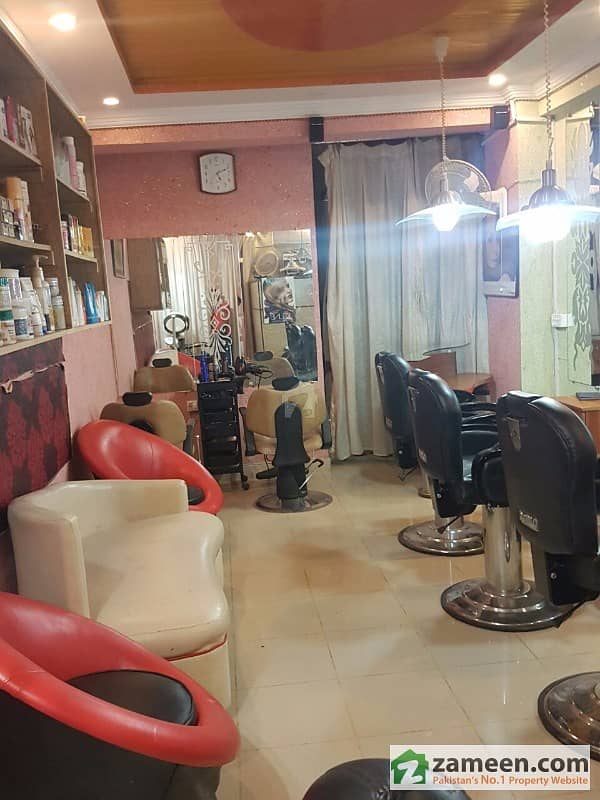 Ladies Beauty Parlor For Sale In G-11 Markaz Ladies Beauty Parlor For Sale In G-11 Markaz