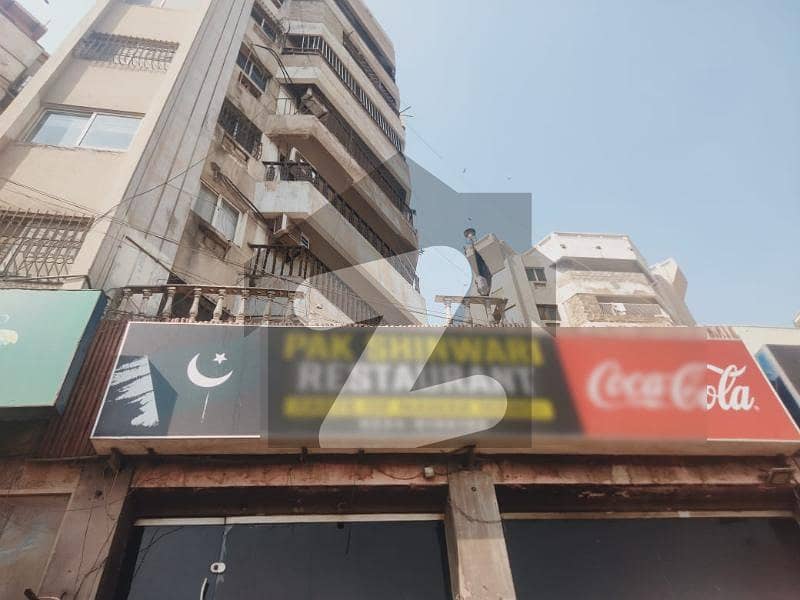کلفٹن ۔ بلاک 2 کلفٹن کراچی میں 15 مرلہ دکان 9 کروڑ میں برائے فروخت۔