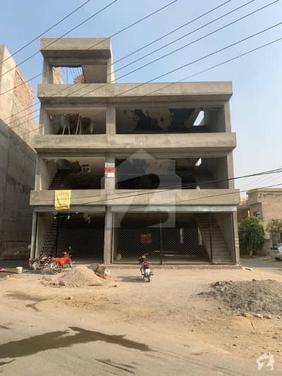 پی آئی اے مین بلیوارڈ لاہور میں 14 مرلہ عمارت 13 کروڑ میں برائے فروخت۔