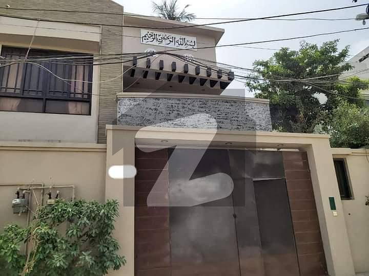 Town House Available For Sale In Amil Colony Jamshed Town