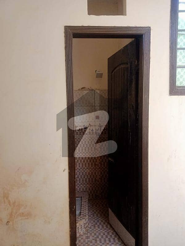 گلگشت کالونی ملتان میں 2 کمروں کا 2 مرلہ مکان 32 لاکھ میں برائے فروخت۔