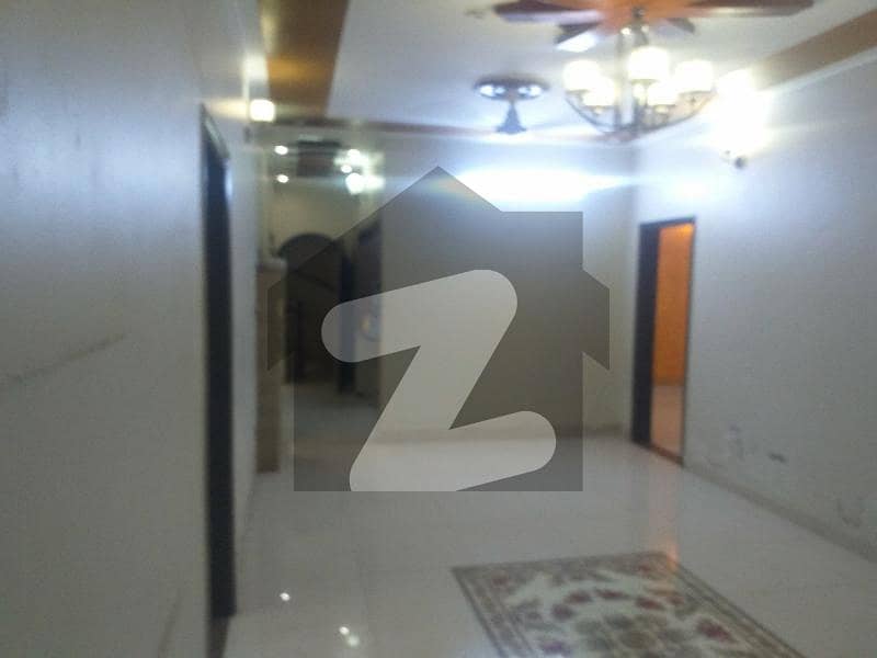 کلفٹن ۔ بلاک 9 کلفٹن کراچی میں 3 کمروں کا 9 مرلہ فلیٹ 80 ہزار میں کرایہ پر دستیاب ہے۔