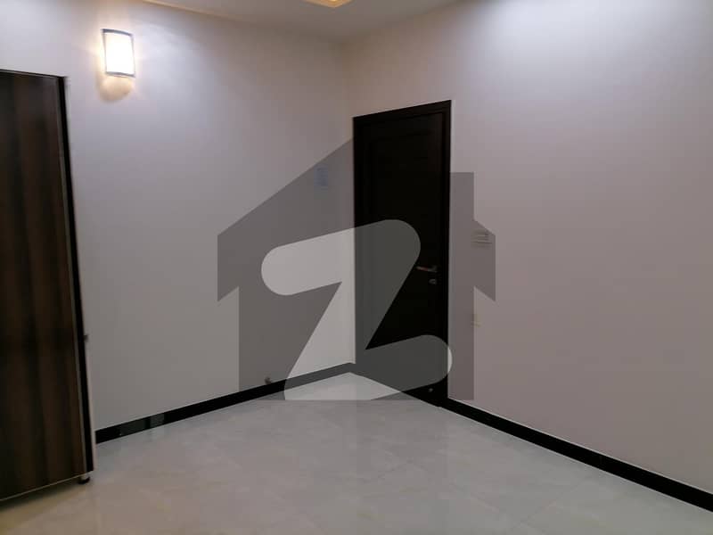 رحمان گارڈنز فیصل آباد میں 3 کمروں کا 5 مرلہ مکان 1.25 کروڑ میں برائے فروخت۔