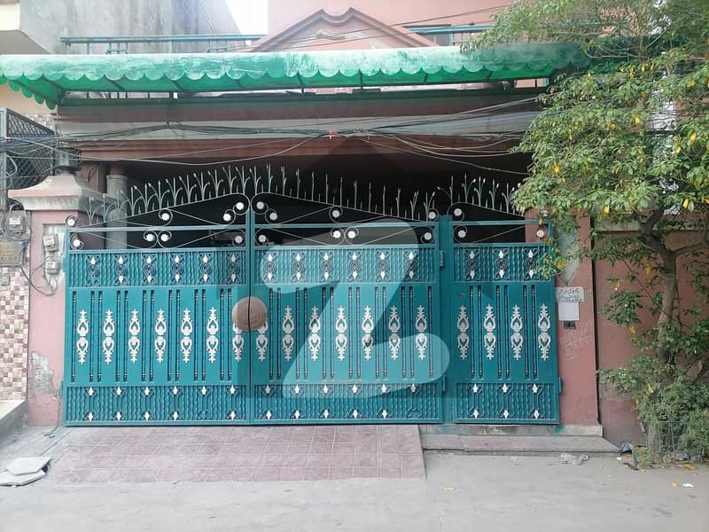 کینال بینک ہاؤسنگ سکیم لاہور میں 5 کمروں کا 10 مرلہ مکان 3.25 کروڑ میں برائے فروخت۔
