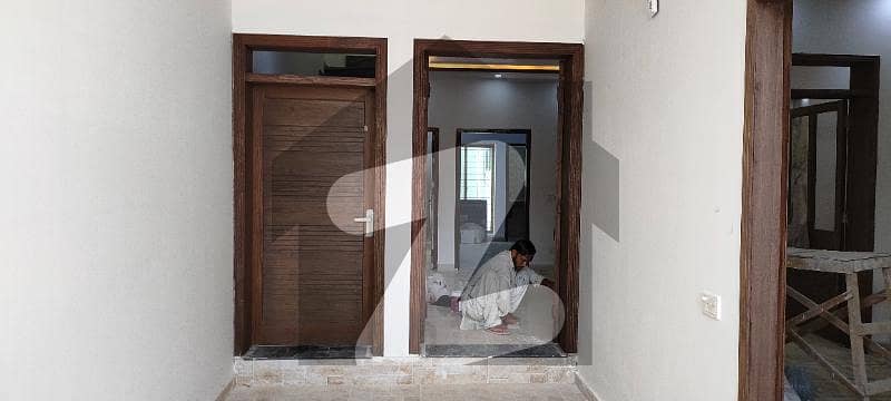 خدا بخش کالونی کینٹ لاہور میں 4 کمروں کا 4 مرلہ مکان 1.4 کروڑ میں برائے فروخت۔