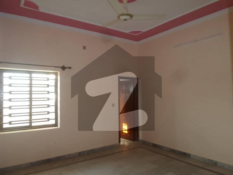 Aesthetic Upper Portion Of 1200 Square Feet For rent Is Available