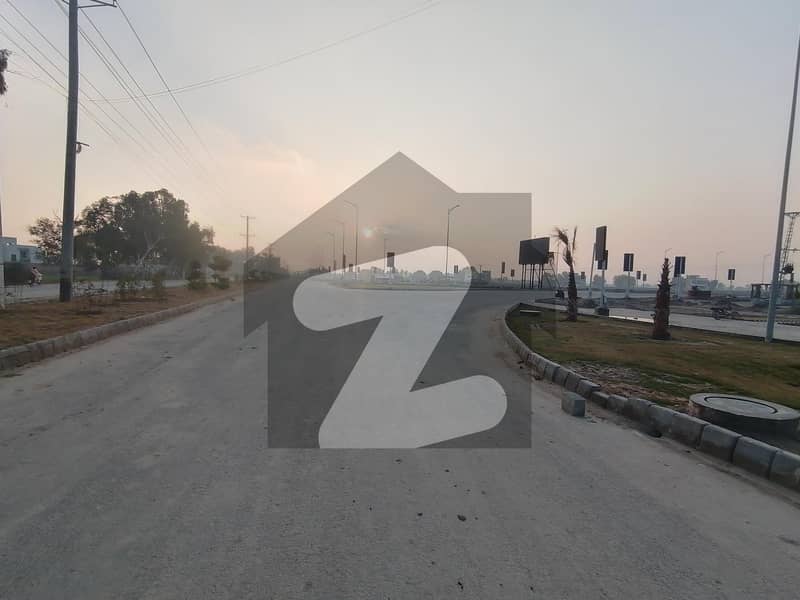 گلبرگ ایگزیکٹو ہاؤسنگ سکیم خانپور روڈ رحیم یار خان میں 4 مرلہ رہائشی پلاٹ 22 لاکھ میں برائے فروخت۔