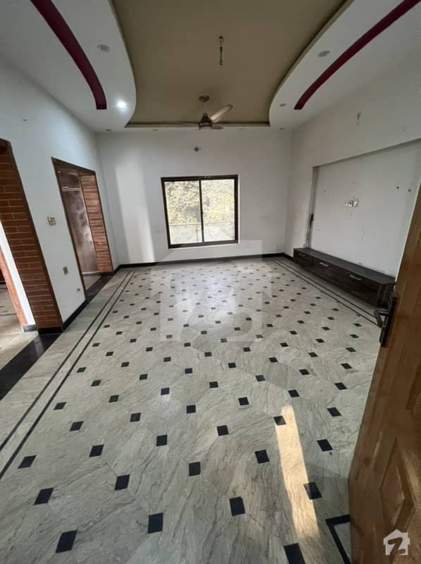 Centrally Located Upper Portion In Al Rehman Phase 2 - Block C Is Available For Rent