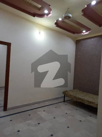 ستیانہ روڈ فیصل آباد میں 3 کمروں کا 4 مرلہ مکان 28 ہزار میں کرایہ پر دستیاب ہے۔