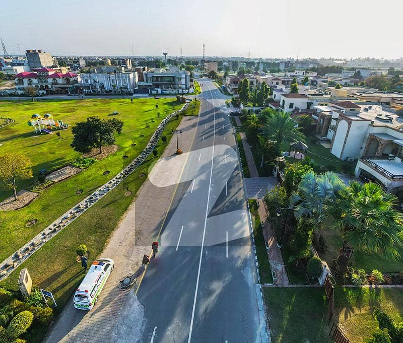 لیک سٹی رائیونڈ روڈ لاہور میں 1 کنال رہائشی پلاٹ 3.2 کروڑ میں برائے فروخت۔