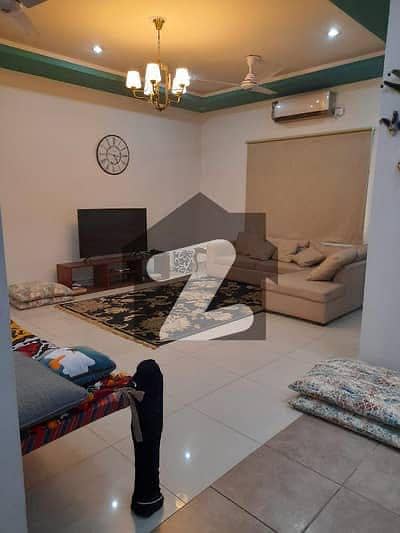 A Well Maintained Double Story 400 sqyd Bungalow Available at a Very Reasonable Price.