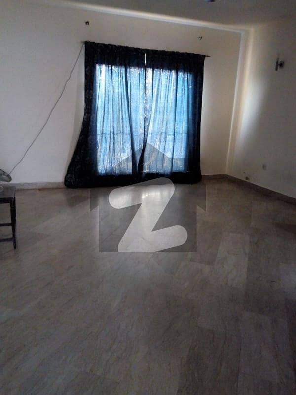 طارق گارڈنز ۔ بلاک ایچ طارق گارڈنز لاہور میں 5 کمروں کا 10 مرلہ مکان 2.75 کروڑ میں برائے فروخت۔