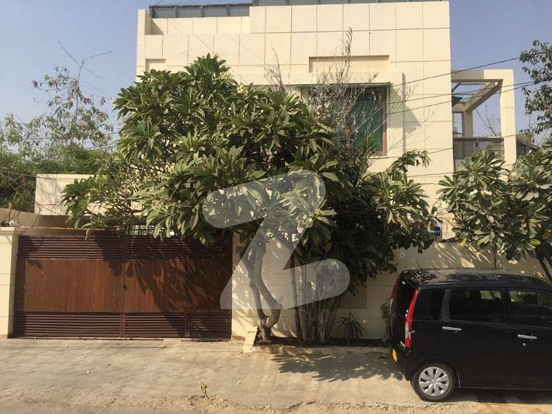 ڈی ایچ اے فیز 7 ڈی ایچ اے کراچی میں 4 کمروں کا 13 مرلہ مکان 7.1 کروڑ میں برائے فروخت۔