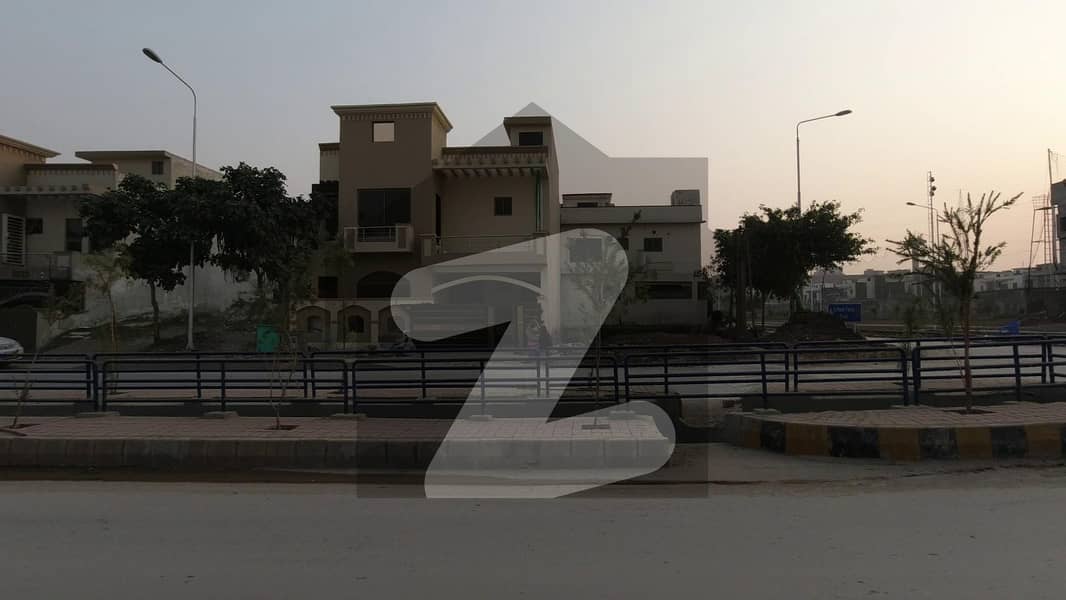 Bahria Town Hub Commercial Corner Plot For Sale