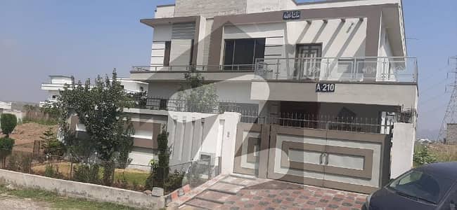روشن پاکستان سکیم ای ۔ 16/1 ای ۔ 16 اسلام آباد میں 6 کمروں کا 1 کنال مکان 2.6 کروڑ میں برائے فروخت۔