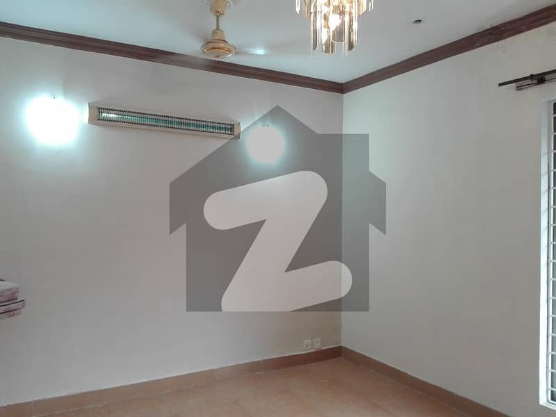 Upper Portion Of 10 Marla Is Available For rent In Wapda Town Phase 1 - Block H4