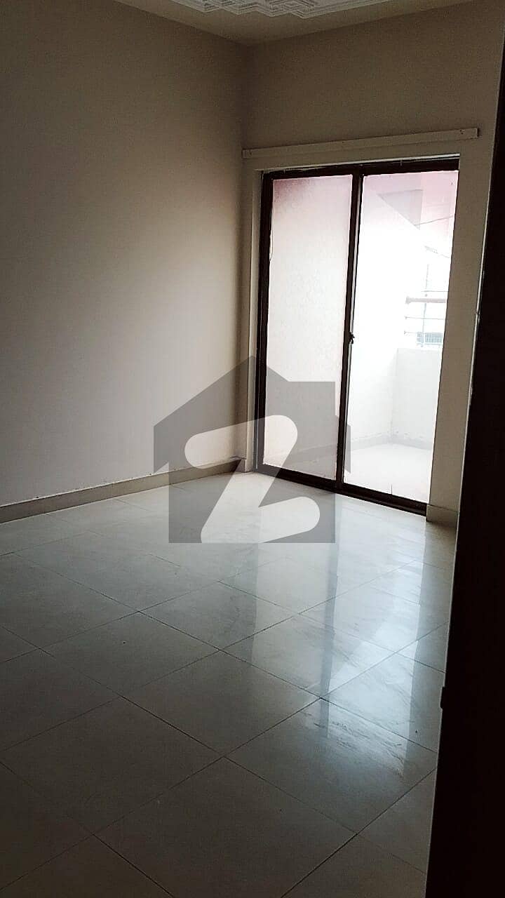 House Of 1000 Square Yards In PECHS Block 6 For rent