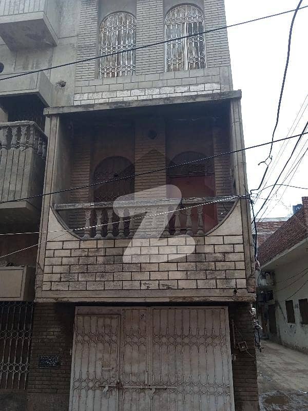 امامیہ کالونی جی ٹی روڈ لاہور میں 8 کمروں کا 6 مرلہ مکان 70 لاکھ میں برائے فروخت۔