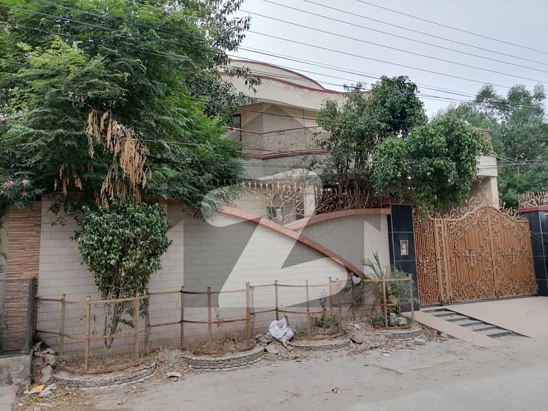 Spacious 1 Kanal House Available For sale In Khayaban-e-Sadiq