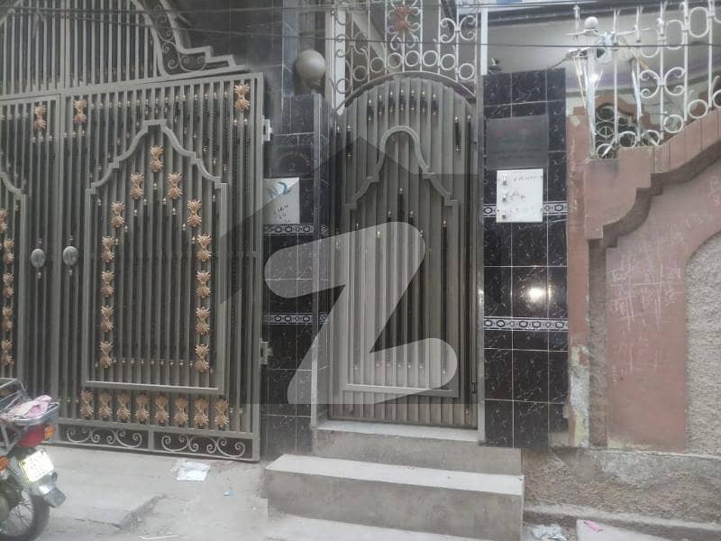 شاہین کالونی والٹن روڈ لاہور میں 8 کمروں کا 10 مرلہ مکان 3.3 کروڑ میں برائے فروخت۔