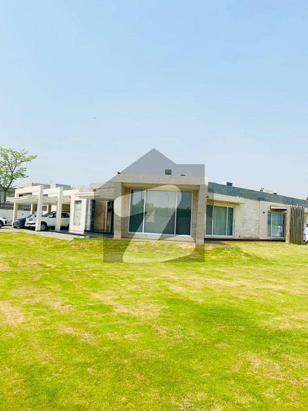8 Kanal Farmhouse for sale On Prime Location 8 Kanal Farmhouse for sale On Prime Location