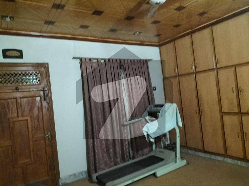 شالیمار کالونی ملتان میں 7 کمروں کا 18 مرلہ مکان 3.25 کروڑ میں برائے فروخت۔