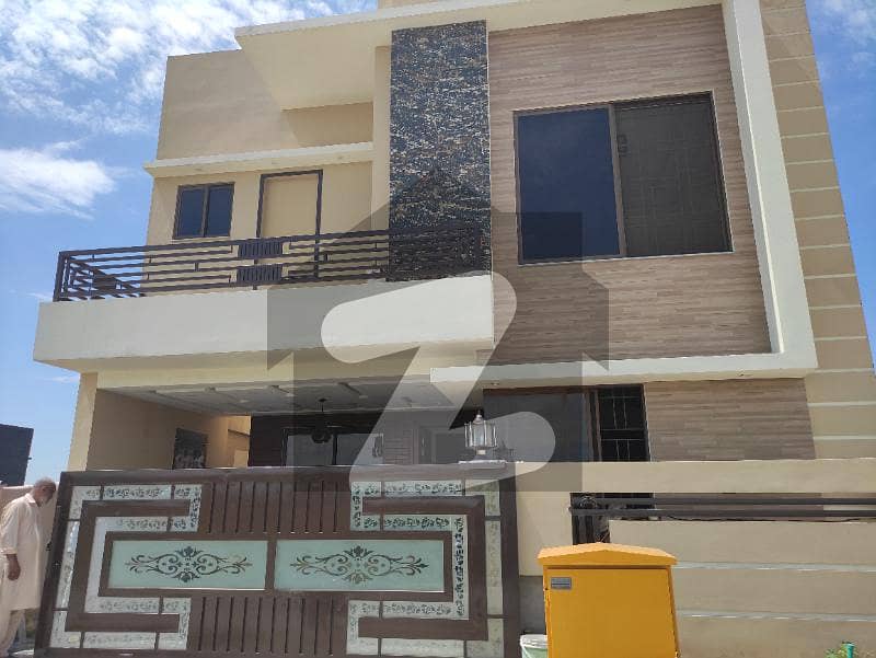 8 Marla Brand new House for sale in Bahria Town Phase 8