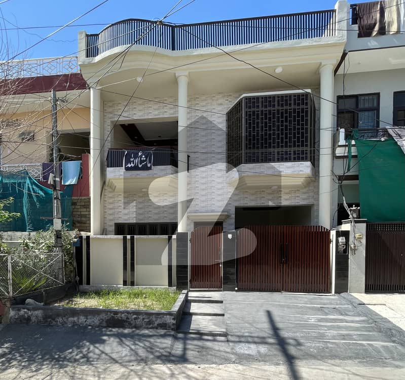 Model Town Humak House For Sale - Plot Sized 1250 Square Feet