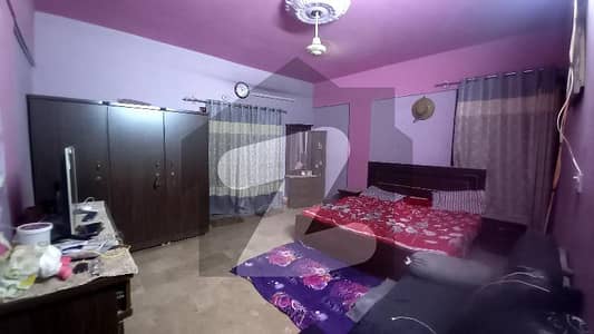 900 Square Feet Flat In Central Zaman Town For Sale