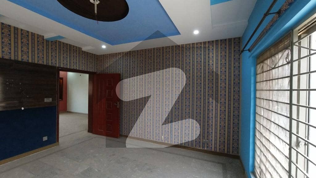 ماڈل ٹاؤن ۔ بلاک سی ماڈل ٹاؤن لاہور میں 5 کمروں کا 2 کنال مکان 16 کروڑ میں برائے فروخت۔