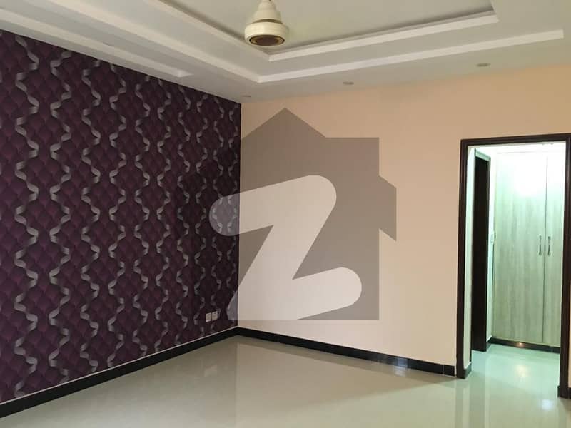 Avail Yourself A Great 2250 Square Feet House In Dha Phase 4