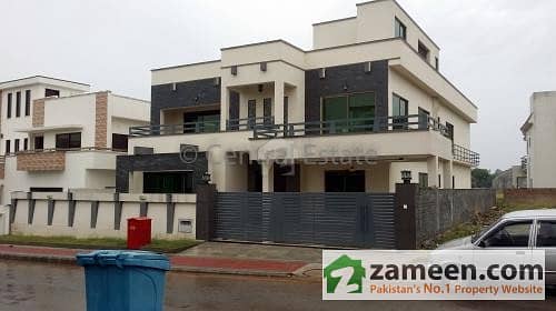 Stunning 1 Kanal (Double Unit) House For Sale