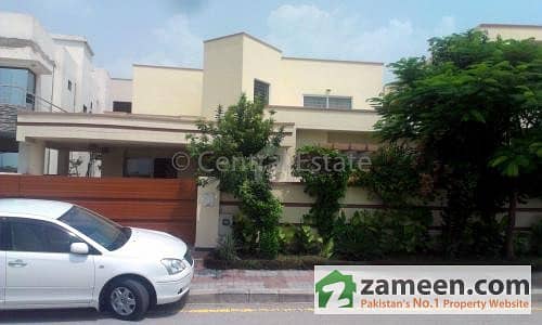Beautiful 4 Bedroom park Facing 1 Kanal Semi Furnished House In Bahria Town Phase 4