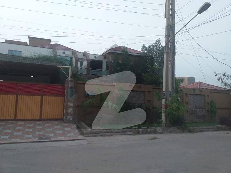 Fair-Priced 5175 Square Feet Upper Portion Available In Wapda Town Phase 1 - Block B