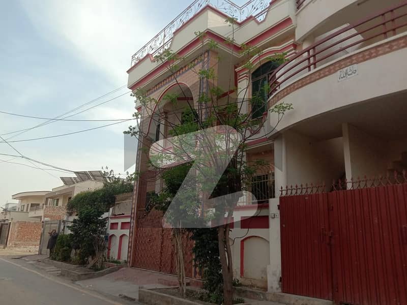 خیابان کالونی 2 فیصل آباد میں 3 کمروں کا 5 مرلہ مکان 1.25 کروڑ میں برائے فروخت۔