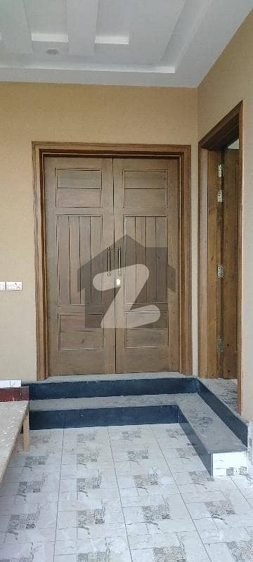 ایڈن ویلی فیصل آباد میں 3 کمروں کا 5 مرلہ مکان 60 ہزار میں کرایہ پر دستیاب ہے۔