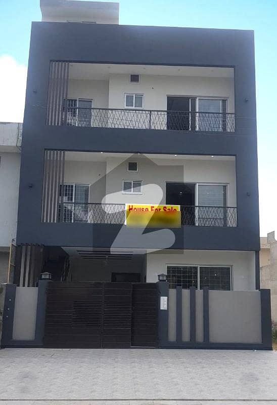 08 Bedrooms Triple Storey 7 Marla House On 60 Feet Semi Commercial Road Solid Construction For Sale