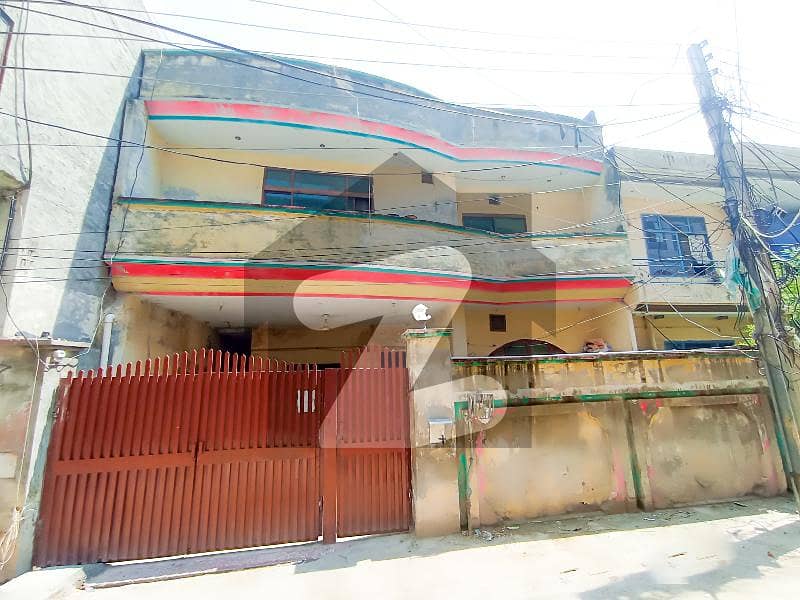 آمنہ پارک - بلاک بی امینہ پارک لاہور میں 5 کمروں کا 10 مرلہ مکان 1.7 کروڑ میں برائے فروخت۔