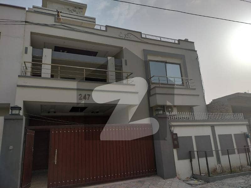گلشنِ اقبال راولپنڈی میں 10 مرلہ مکان 1.9 کروڑ میں برائے فروخت۔