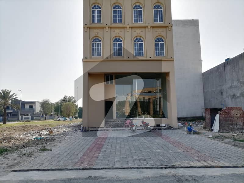 6 Marla Commercial Building With Flat For Sale in Citi Housing Gujranwala Block-AA
